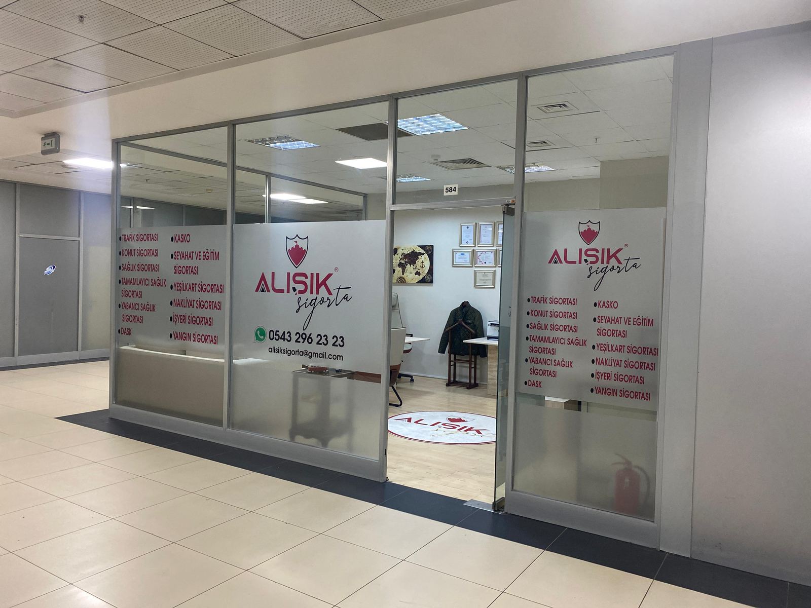Alışık Sigorta Giyimkent ofisi girişi